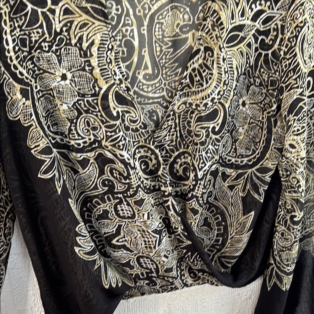 Blue Life Paisley Black and Cream Bell Sleeve Top sz S - Picture 4 of 7